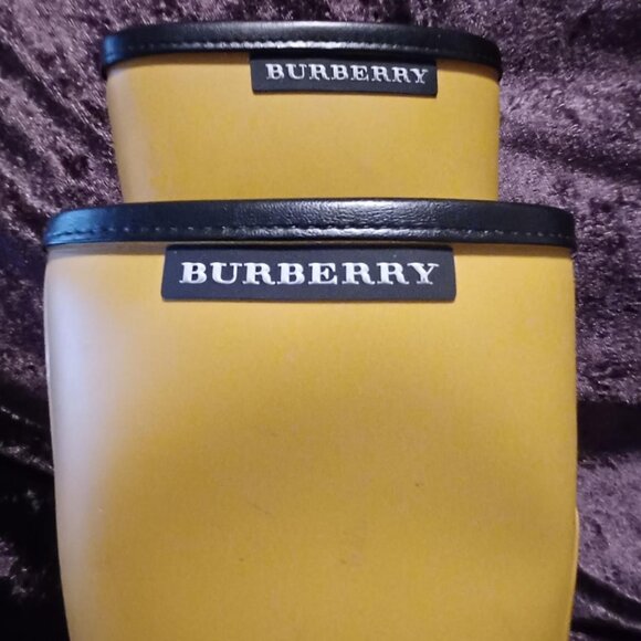 Burberry Yellow Rubber Rain Boots-EU size 36 /US 5.5/6 - Picture 2 of 10